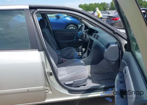 2000 Toyota Camry Le V6/Xle V6 from USA, damaged, VIN 4T1BF22KXYU100589